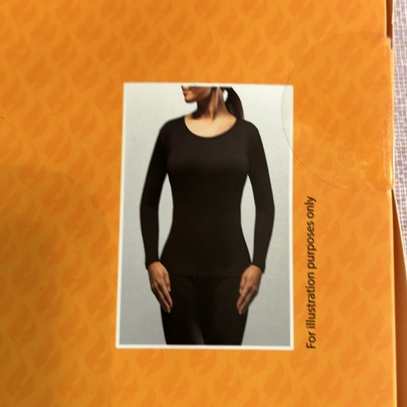 NWT Heat Holders top - Picture 6 of 9